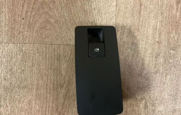 Opel Insignia A Electric window control switch 13301884 211400 8348