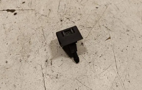 Nissan Qashqai Windshield washer spray nozzle 