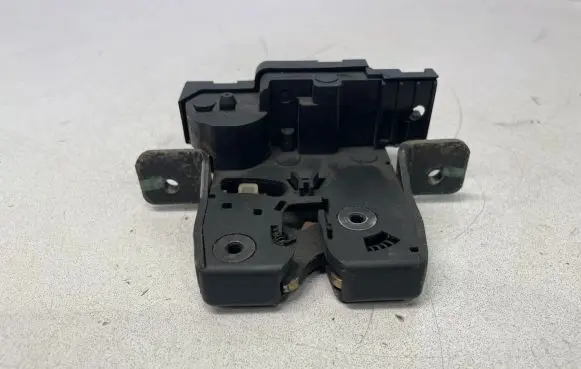 Nissan Micra Tailgate/trunk/boot lock/catch/latch 90502AV720