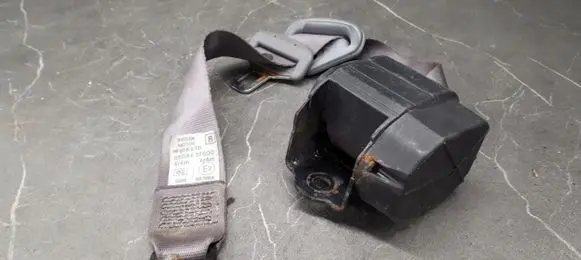 Nissan Micra Rear seatbelt 888445F600