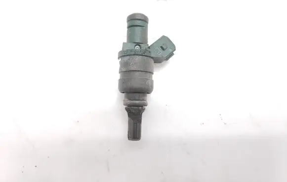 Volvo S40, V40 Fuel injector 9470199