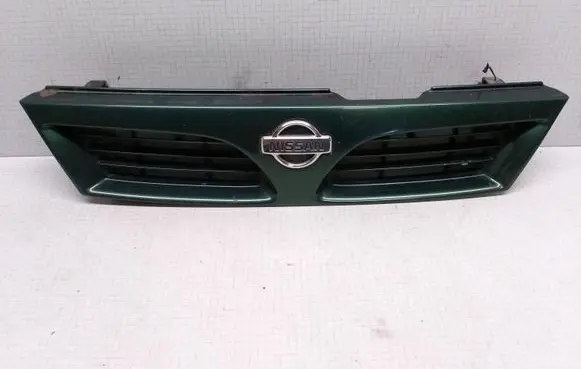 Nissan Almera Front bumper upper radiator grill 623100N000