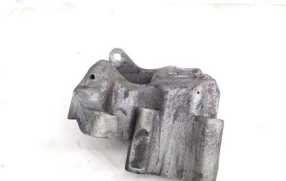 Volvo S60 Engine mounting bracket 31401633