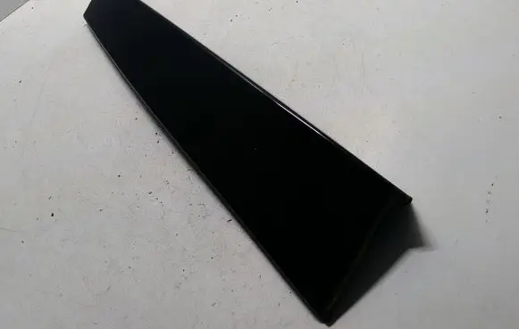 Volkswagen Touareg I Rear side glass trim 