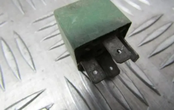 BMW 5 E34 Other relay 13731563 1373156.3