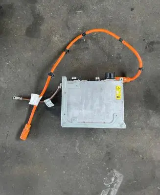 Mercedes-Benz C W205 Battery charger (optional) 0009005909