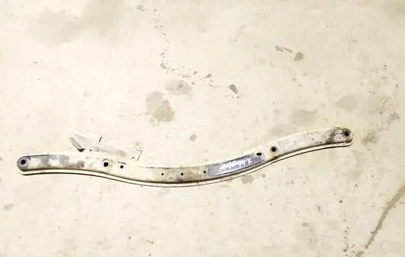 Ford Focus Radiator mount bracket 