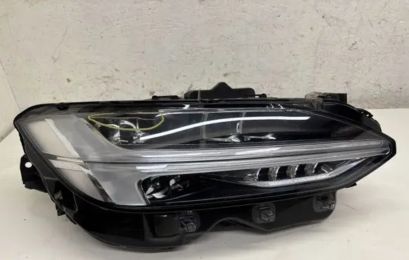 Volvo S90, V90 Headlight/headlamp 32228311