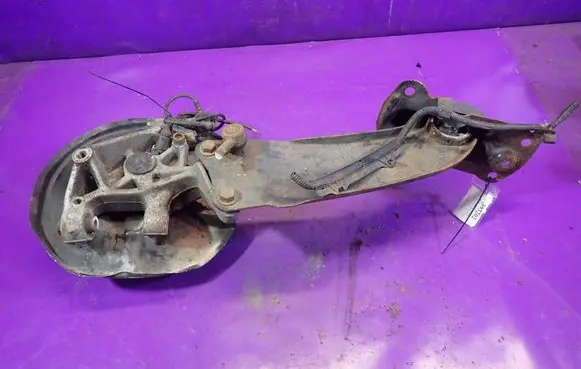 Volkswagen PASSAT B6 Rear wheel hub spindle/knuckle