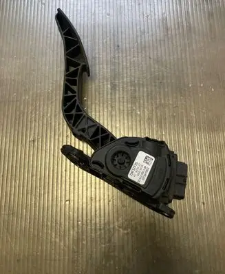 Suzuki Grand Vitara II Accelerator throttle pedal I590065J00 6PV00907400
