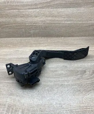 Volkswagen PASSAT B5.5 Accelerator throttle pedal 8D1721523F