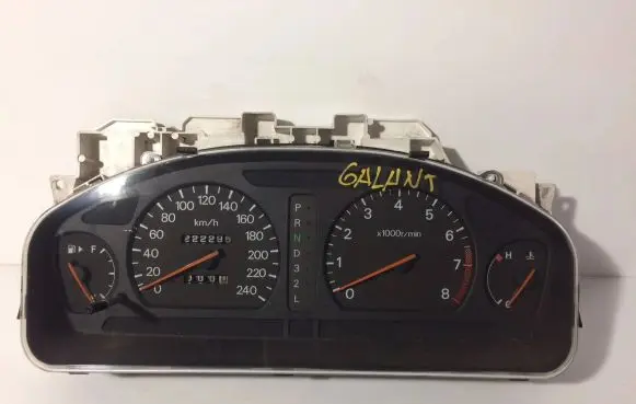 Mitsubishi Galant Speedometer (instrument cluster) MR216543