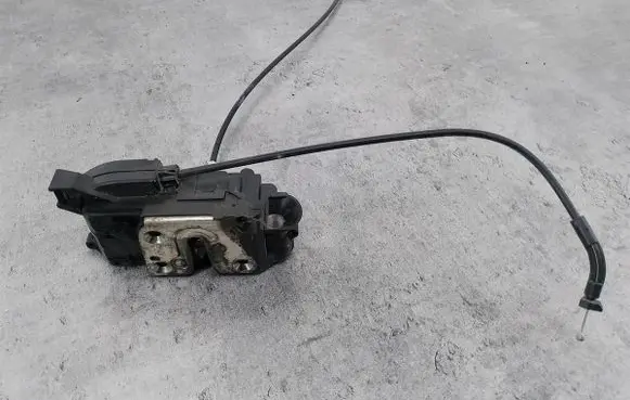 Renault Modus Front door lock 