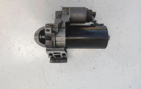 BMW 5 F10 F11 Starter motor 8574102 0001148500 20660612