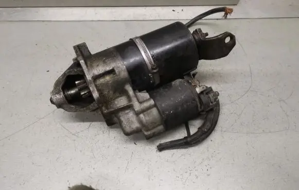 Volkswagen PASSAT B5 Starter motor 053911023A