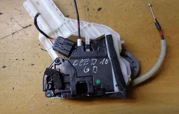 KIA Ceed Rear door lock 81420A2110
