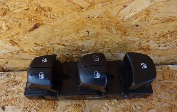 Renault Koleos II Quarter vent window switch 