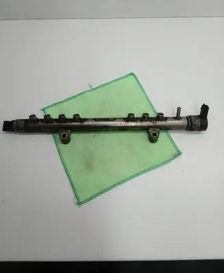 Volvo V50 Fuel distributor 30777759 0445215025
