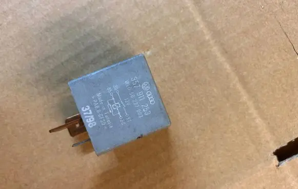 Volkswagen Golf IV Other relay 357911253
