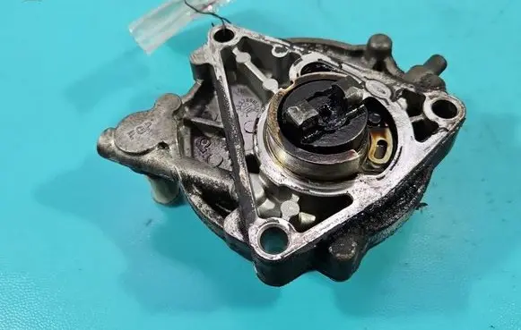 Opel Zafira B Vacuum pump IMPRK1587012