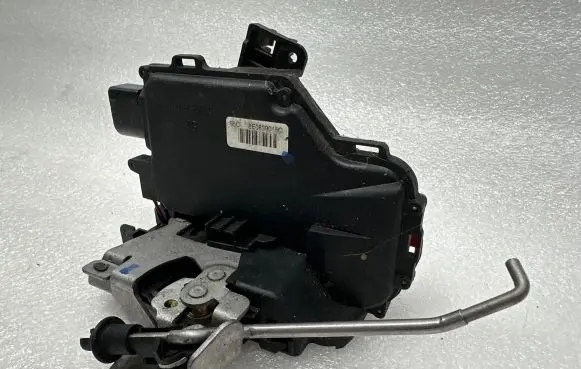 Audi A4 S4 B6 8E 8H Rear door lock 8E0839015C