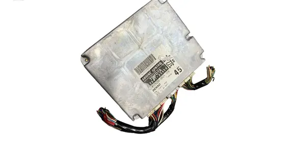 Toyota Avensis T220 Engine control unit/module 8966105450 1752005521S MB1752005521