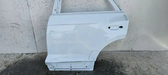 Volkswagen T-Roc Rear door 