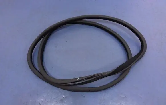 Mercedes-Benz S W222 Front door rubber seal A2226970351