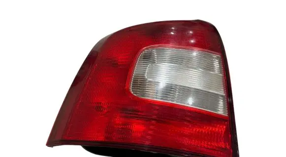 Skoda Octavia Mk2 (1Z) Rear/tail lights E245023