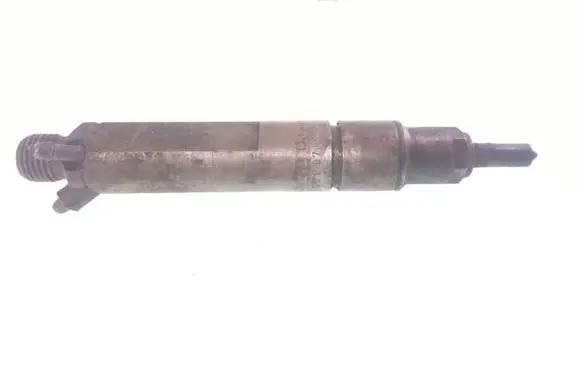 Volkswagen Golf IV Fuel injector 028130201G