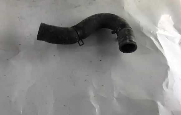 KIA Sorento Engine coolant pipe/hose