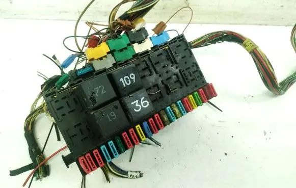 Volkswagen PASSAT B4 Fuse box set