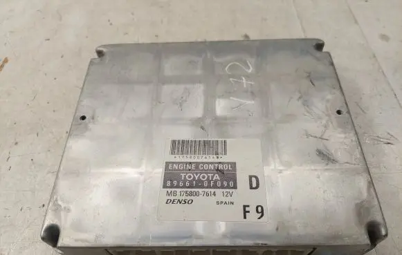 Toyota Corolla Verso AR10 Engine control unit/module 896610F090 MB1758007614