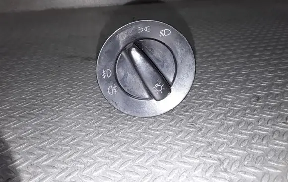 Volkswagen PASSAT B5.5 Light switch 3B0941531C