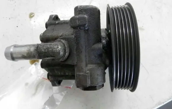 Seat Ibiza II (6k) Power steering pump 