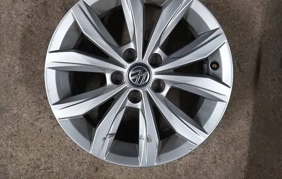 Volkswagen Polo VI R15 alloy rim 2G0601025