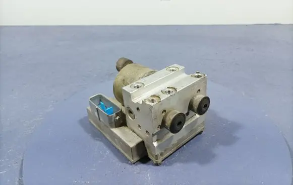 Suzuki Grand Vitara I ABS Pump 8508-3304-36