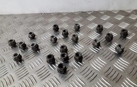 Opel Astra K Nuts/bolts 
