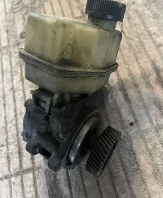 Mazda 6 Power steering pump