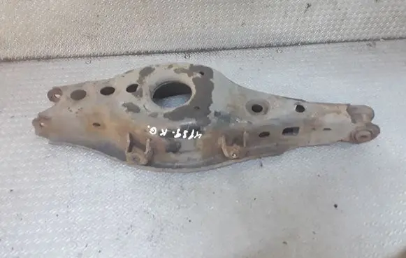 Toyota Avensis T270 Rear control arm