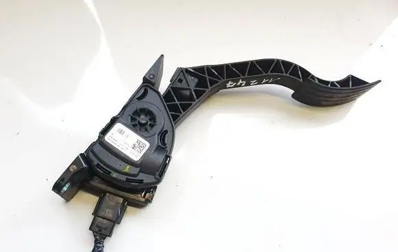 Ford C-MAX II Accelerator throttle pedal 6PV01036844 CV619F836GB