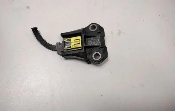 Lexus IS 220D-250-350 Airbag deployment crash/impact sensor 8917353040 2391129