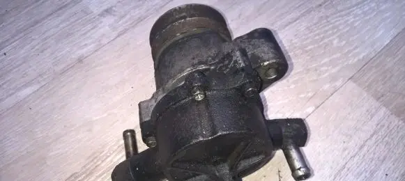 Mazda 626 Vacuum pump x2t50299 rfg118g00