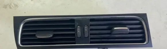 Audi A4 S4 B8 8K Dash center air vent grill 8T1820951C