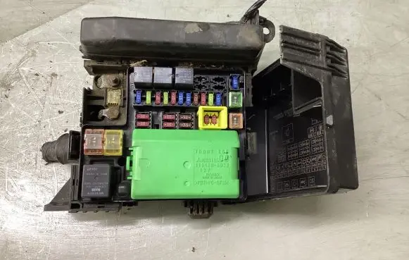 Mitsubishi Outlander Fuse box set 1106000030 212110060 5267