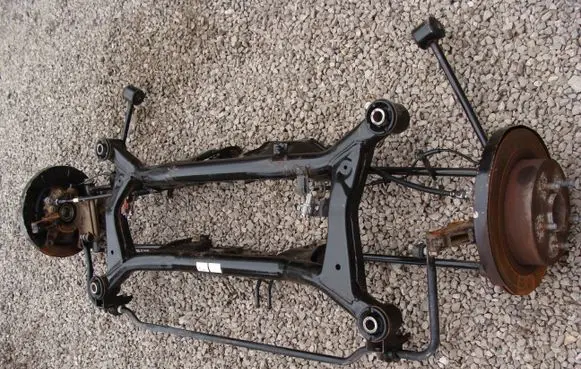 Nissan X-Trail T30 Rear axle beam 