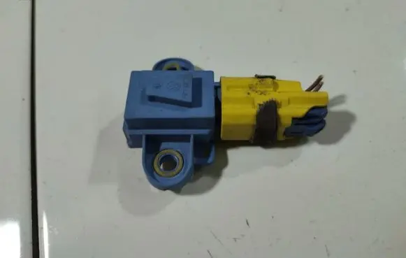 Volkswagen Golf V Airbag deployment crash/impact sensor 0232ES0SD5PY