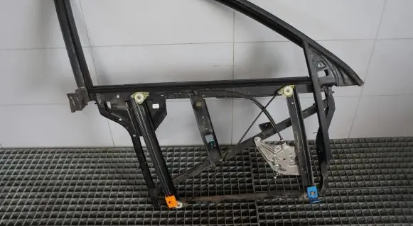Audi A6 S6 C5 4B Front door window/glass frame 4B0837754A
