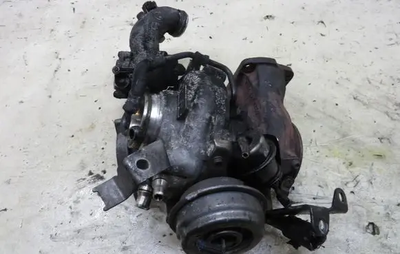 BMW 6 F12 F13 Turbo 8508092