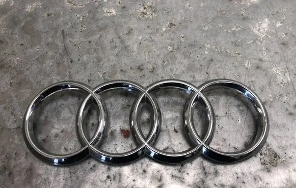 Audi A6 S6 C7 4G Manufacturer badge logo/emblem 4H0853605CBILI 4H0853605C
